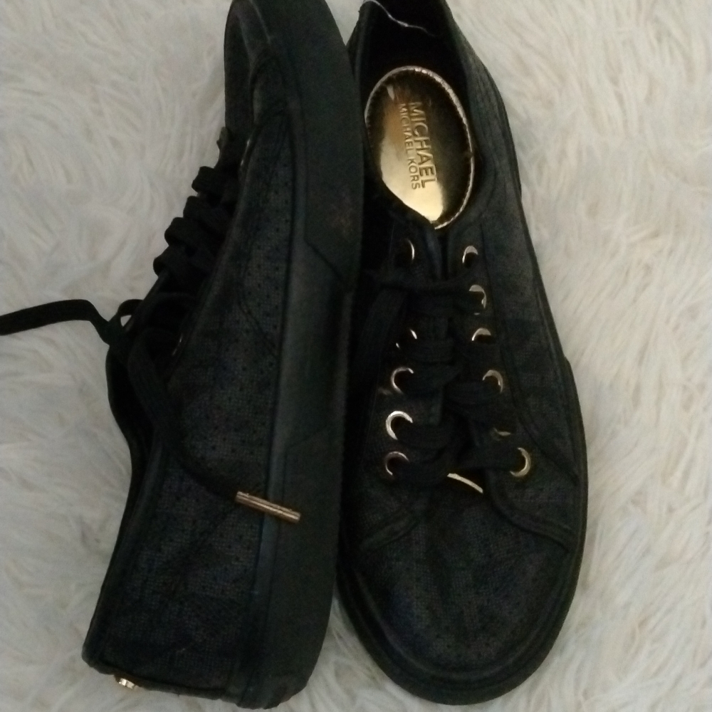 MK tennis shoes
